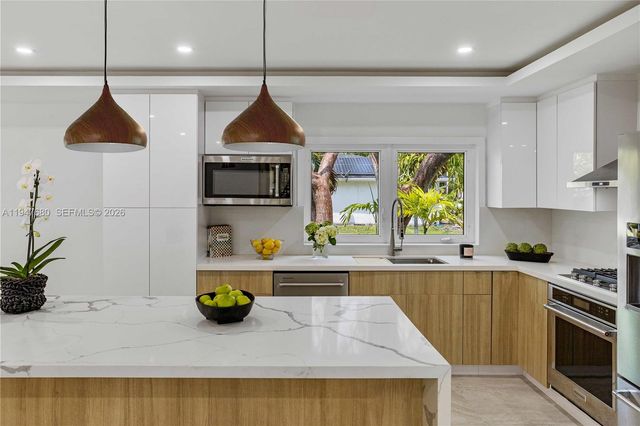 8500 SW 179th St, Palmetto Bay, FL 33157