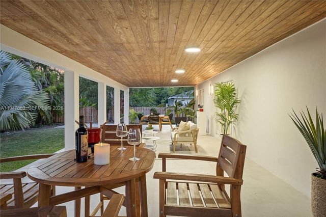 8500 SW 179th St, Palmetto Bay, FL 33157