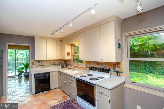 6475 LOWER YORK RD, New Hope, PA 18938