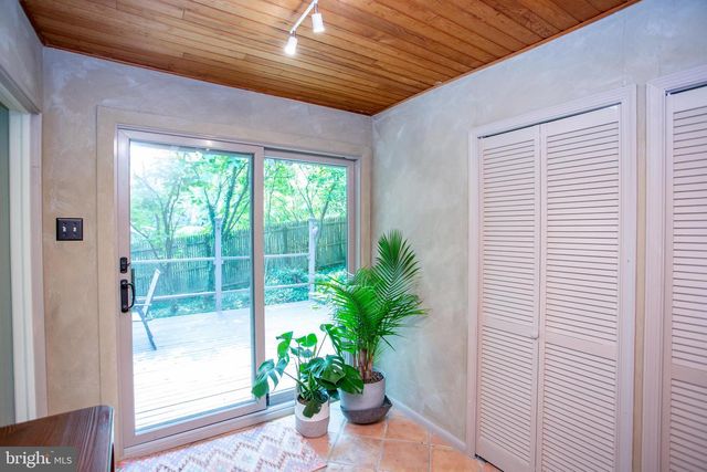 6475 LOWER YORK RD, New Hope, PA 18938