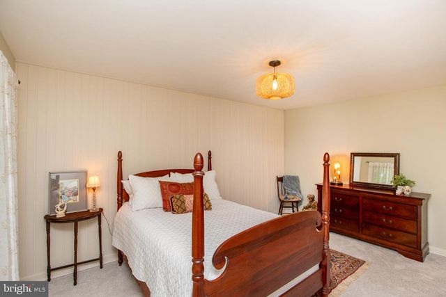 6475 LOWER YORK RD, New Hope, PA 18938