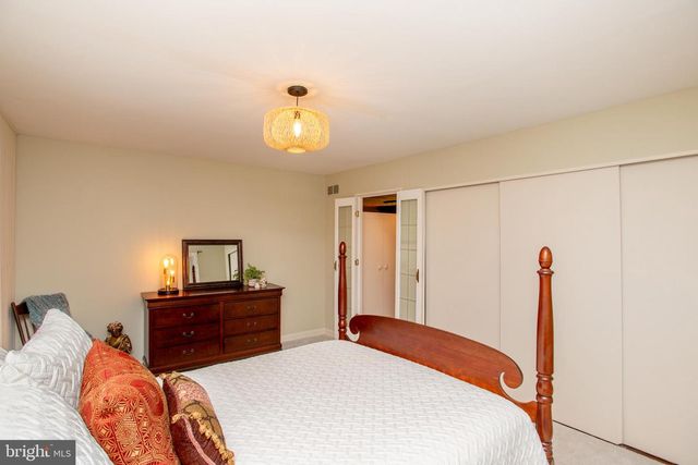 6475 LOWER YORK RD, New Hope, PA 18938