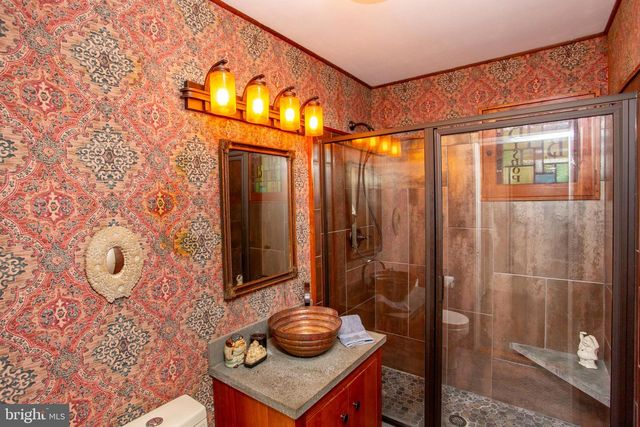 6475 LOWER YORK RD, New Hope, PA 18938