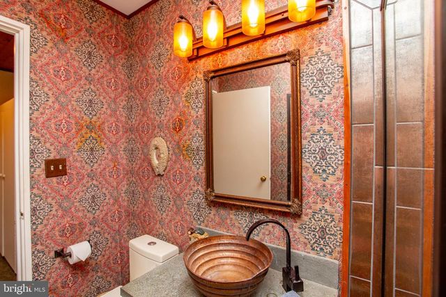 6475 LOWER YORK RD, New Hope, PA 18938