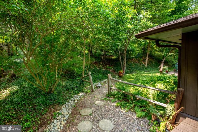 6475 LOWER YORK RD, New Hope, PA 18938