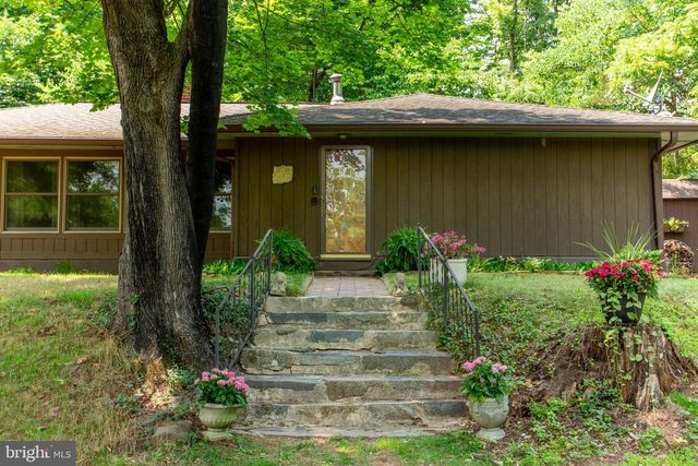 6475 LOWER YORK RD, New Hope, PA 18938