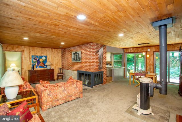 6475 LOWER YORK RD, New Hope, PA 18938