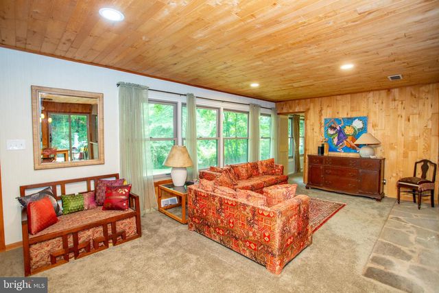 6475 LOWER YORK RD, New Hope, PA 18938