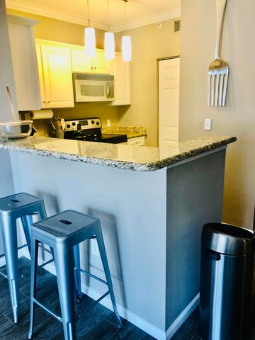 11750 SAINT ANDREWS Place 204, Wellington, FL 33414