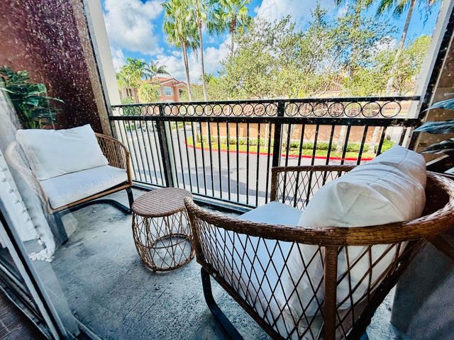 11750 SAINT ANDREWS Place 204, Wellington, FL 33414