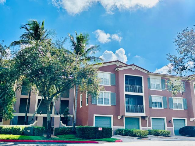11750 SAINT ANDREWS Place 204, Wellington, FL 33414
