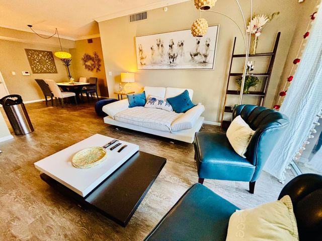 11750 SAINT ANDREWS Place 204, Wellington, FL 33414