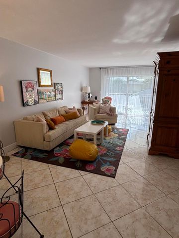 510 Prosperity Farms Road 8b, North Palm Beach, FL 33408