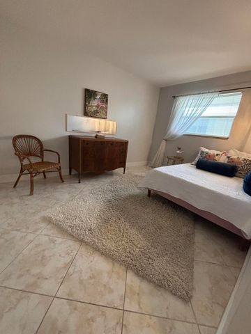 510 Prosperity Farms Road 8b, North Palm Beach, FL 33408