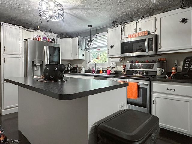731 Oregon Avenue, Mcdonald, OH 44437