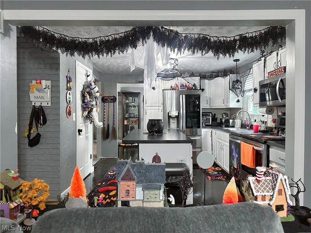 731 Oregon Avenue, Mcdonald, OH 44437