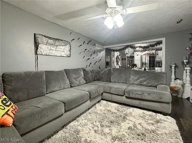 731 Oregon Avenue, Mcdonald, OH 44437