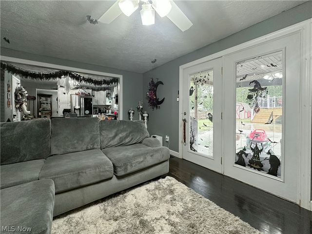 731 Oregon Avenue, Mcdonald, OH 44437