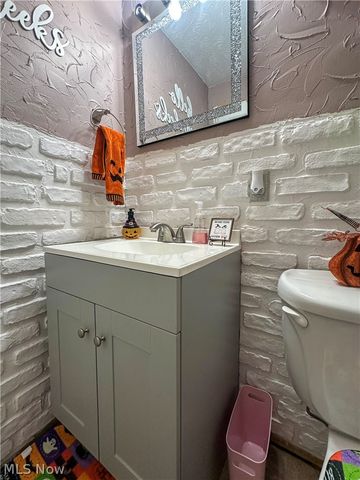 731 Oregon Avenue, Mcdonald, OH 44437