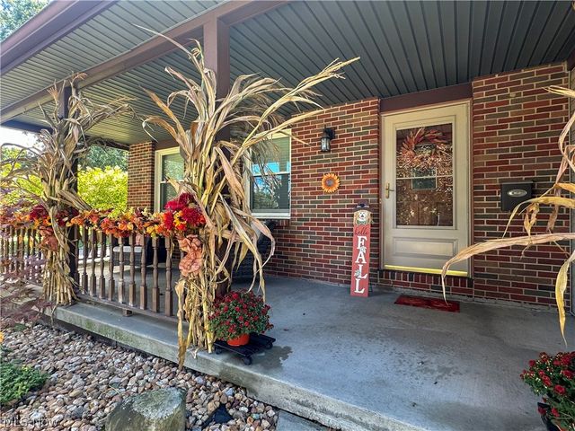 731 Oregon Avenue, Mcdonald, OH 44437