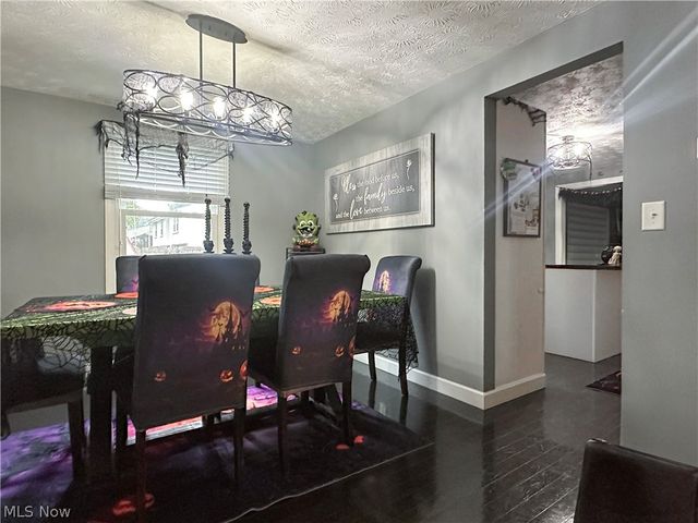 731 Oregon Avenue, Mcdonald, OH 44437