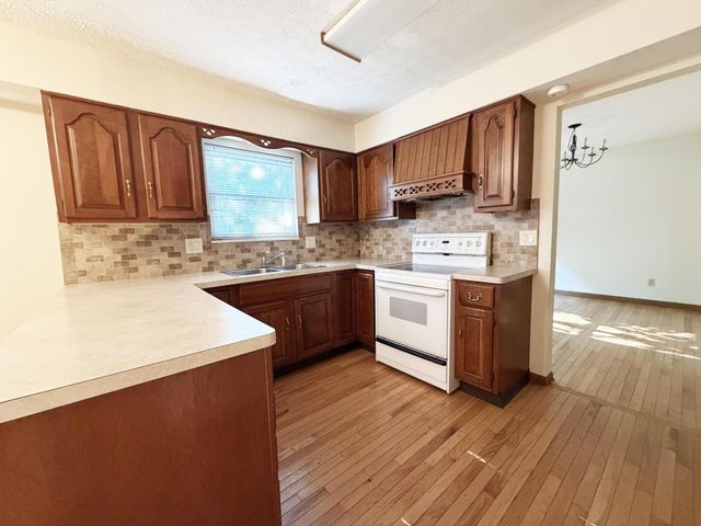 677 Timberlake Drive, Westerville, OH 43081