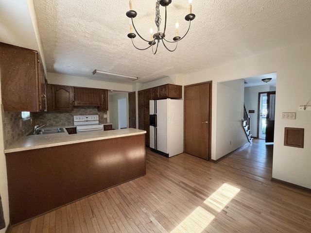 677 Timberlake Drive, Westerville, OH 43081