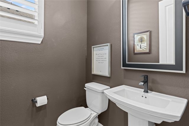 7741 Pondview Lane, Fort Worth, TX 76123