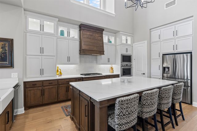 7741 Pondview Lane, Fort Worth, TX 76123