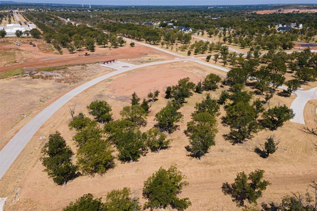 2312 E Landings S, Granbury, TX 76049