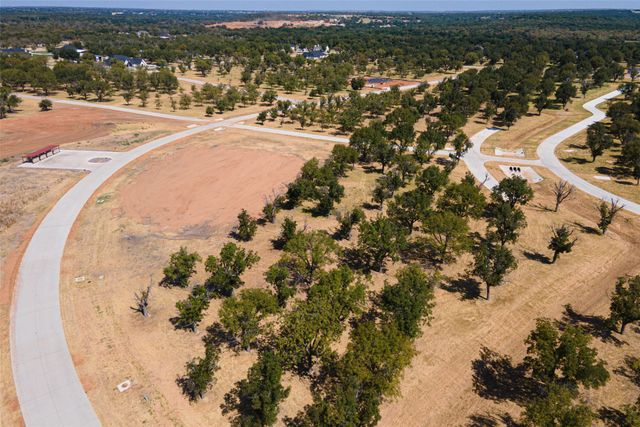 2312 E Landings S, Granbury, TX 76049
