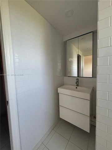 555 Crandon Blvd 43, Key Biscayne, FL 33149