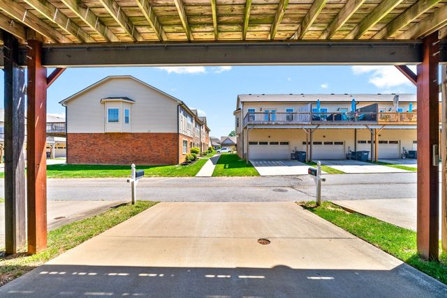 156 Matheson Dr, Clarksville, TN 37043