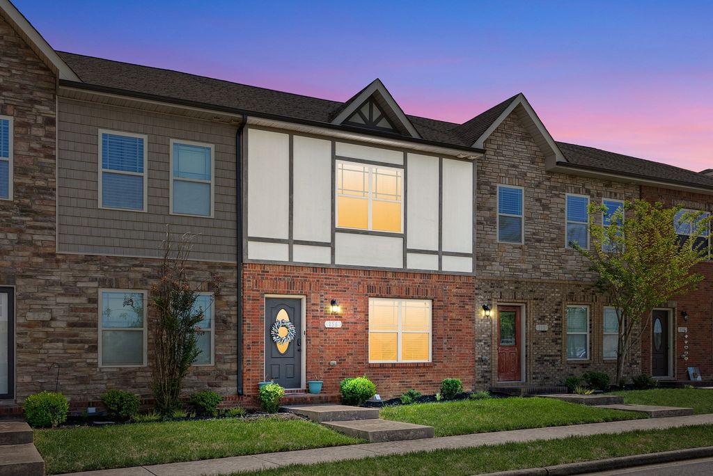 156 Matheson Dr, Clarksville, TN 37043