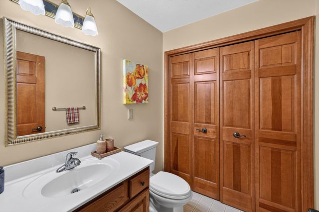 20260 Fieldstone Crossing Drive, Goshen, IN 46528