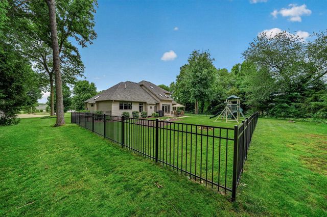 20260 Fieldstone Crossing Drive, Goshen, IN 46528