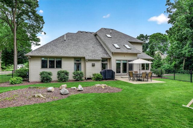 20260 Fieldstone Crossing Drive, Goshen, IN 46528