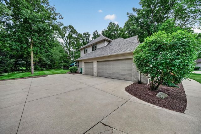 20260 Fieldstone Crossing Drive, Goshen, IN 46528