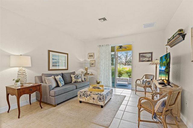 6345 Oxford Circle 101A, Vero Beach, FL 32966