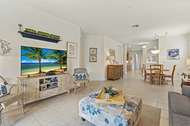 6345 Oxford Circle 101A, Vero Beach, FL 32966