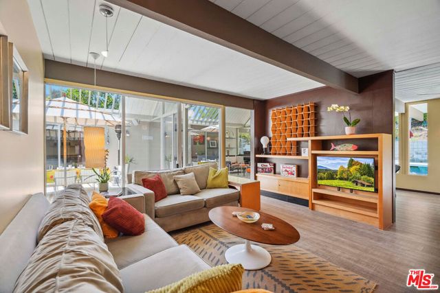 1568 Stoddard Avenue, Thousand Oaks, CA 91360