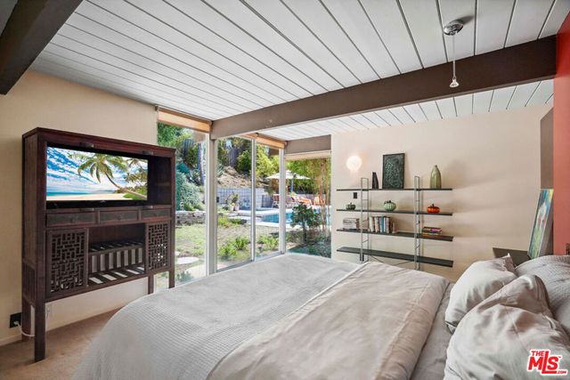 1568 Stoddard Avenue, Thousand Oaks, CA 91360