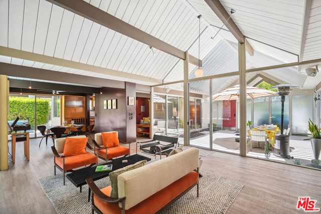 1568 Stoddard Avenue, Thousand Oaks, CA 91360