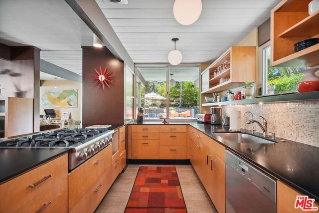 1568 Stoddard Avenue, Thousand Oaks, CA 91360