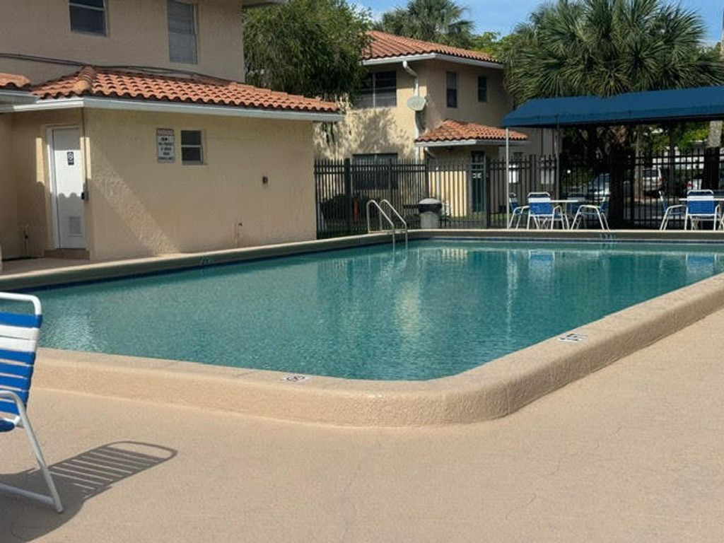 3211 NW 103rd Terrace 106-c, Coral Springs, FL 33065
