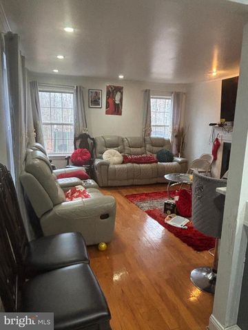 24 OAKTON DR, Atco, NJ 08004