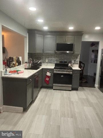 24 OAKTON DR, Atco, NJ 08004