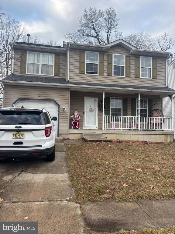 24 OAKTON DR, Atco, NJ 08004