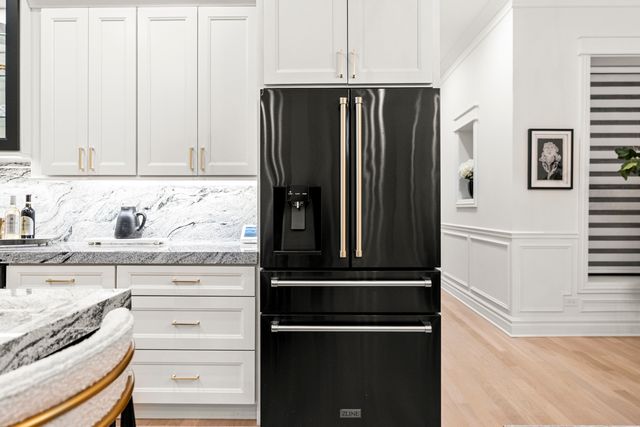 515 E Oakwood Boulevard, Chicago, IL 60653