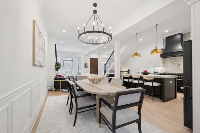 515 E Oakwood Boulevard, Chicago, IL 60653